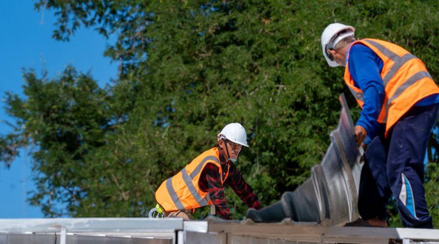 Professional gutter cleaning in Sims, AR